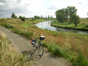 Europaradweg R1 bei Staßfurt Europaradweg R1 bei Staßfurt