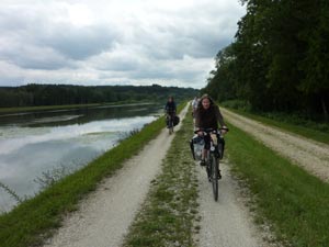 auf dem Donauradweg