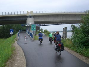 Donauradweg hinter Krems