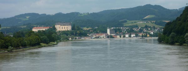 Blick nach Grein Blick nach Grein