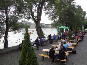 Prag Pause an der Moldau