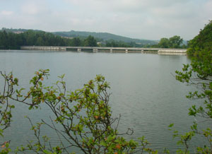 Talsperre mit Staumauer Talsperre mit Staumauer