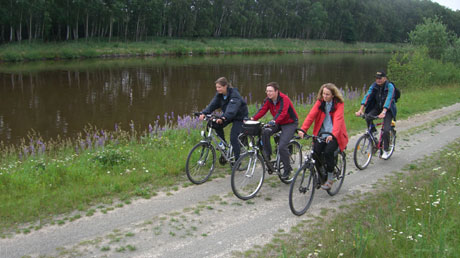 Radler am Mittellandkanal Radler am Mittellandkanal