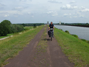 am Kanal nahe Trogbrücke