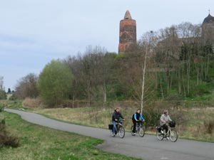 Roter Turm Pouch an Goitzsche