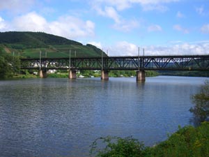 Mosel-Brücke Bullay
