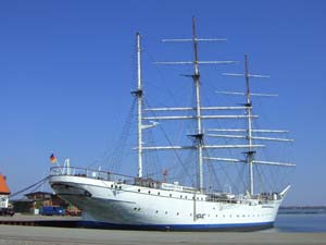 Gorch Fock im Hafen von Stralsund