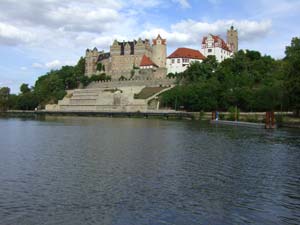 Schloss Bernburg über der Saale
