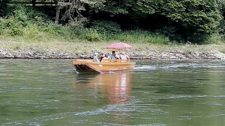 Donaufähre zum Kloster