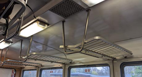 Gep�ckablage in der Brotb�chse