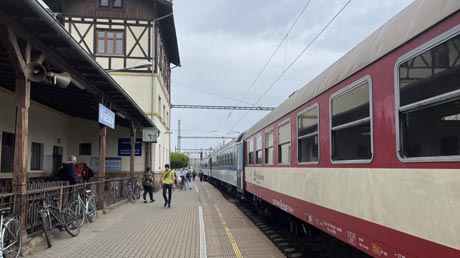 V&scaron;etaty Nadrazi Nastupistze