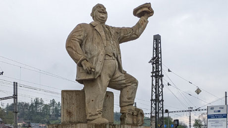 Z�b&rcaron;eh na Morav&ecaron;  Statue Jan Eskymo Welzl