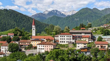 Most na So&ccaron;i Parish church Lucy - &Zcaron;upnijska cerkev sv. Lucije 