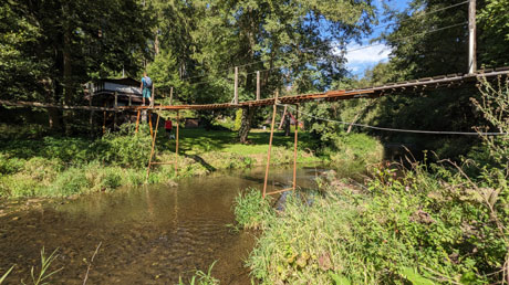 Schaukelbr�cke L�vka �ber die St&rcaron;ela