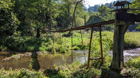 Schaukelbr�cke L�vka �ber die St&rcaron;ela