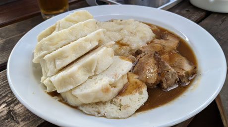 Nadra&zcaron;n� Restaurace Praha-Bran�k