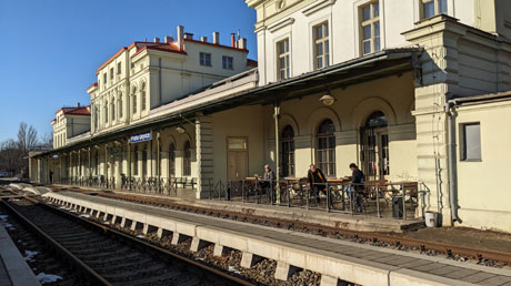 Nadra&zcaron;� Praha-Dejvice