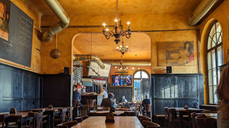 Restaurace Dejvick� n�dra&zcaron;�