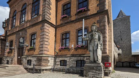 Roland in Calbe Saale am Rathaus