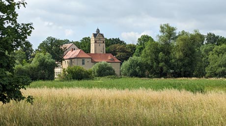 Blick zum Schloss Gnsefurth