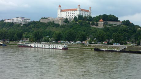 Bratislava Donauufer Burg