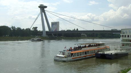 Bratislava Donaubrücke UFO