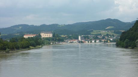 Blick nach Grein Blick nach Grein