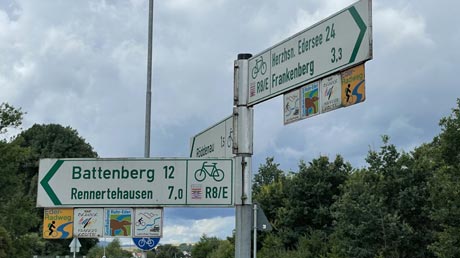 Hauptwegweiser Eder-Radweg