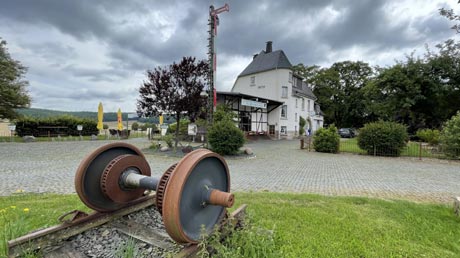 Bahnhof Netze mit Pfannkuchenhaus