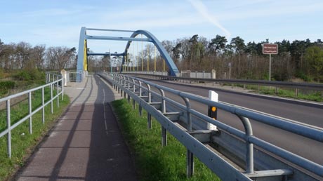 Kanalbrücke bei Güsen Kanalbrücke bei Güsen