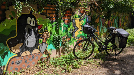 Graffiti vor dem Eiertunnel Bad Kleinen
