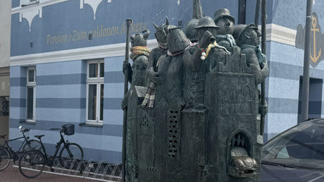 Elberadweg Wittenberge Statue