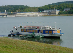 Talsperre Pöhl mit Schiff Talsperre Pöhl mit Schiff