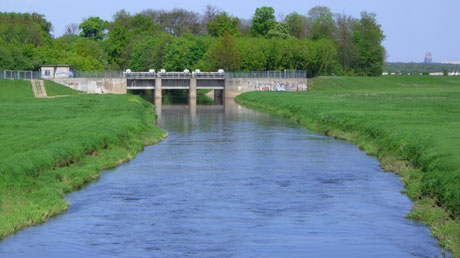 Elsterwehr und Völkerschlachtdenkmal Elsterwehr und Völkerschlachtdenkmal