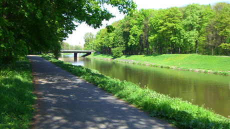 Radweg am Elsterflutkanal Radweg am Elsterflutkanal
