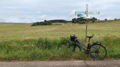 Saaleradweg Hauptwegweiser nahe der Quelle