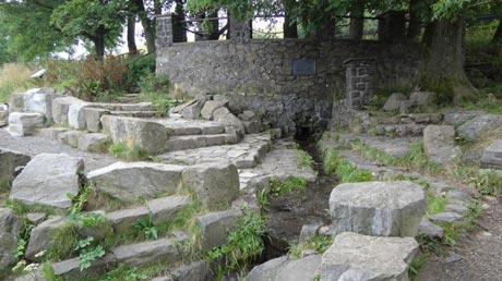 Fuldaquelle am Fuß der Wasserkuppe