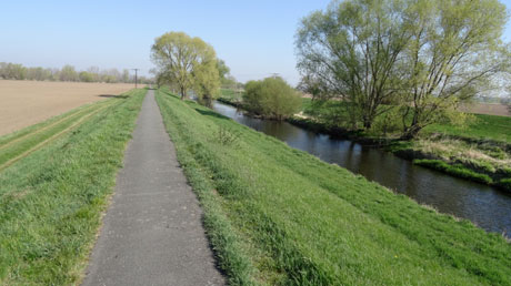 Geraradweg zwischen K�hnhausen und Ringleben