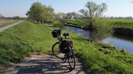 auf dem Gera-Radweg