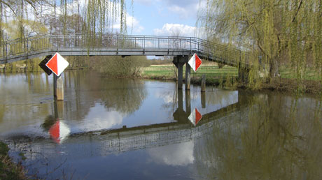 an der Spree-Br&uuml;cke Neuendorf