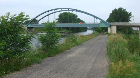 Mittellandkanal Radweg bei Vahldorf