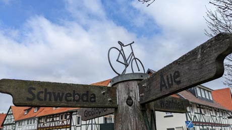 Radwegweiser in Frieda