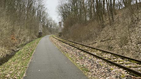 Kanonenbahn-Radweg Brückenreste