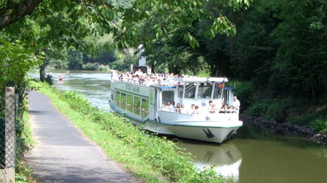 Schiff Bad Ems unterwegs Schiff Bad Ems unterwegs
