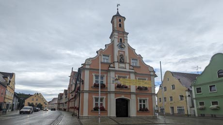 Lech-Radweg Rathaus Rain