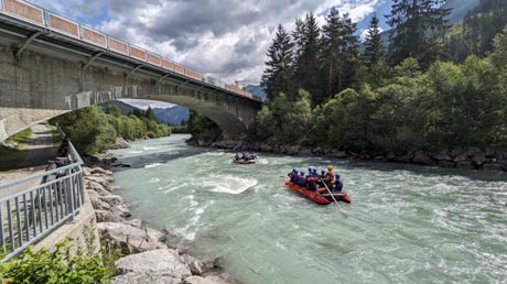 Lech-Radweg Raftingboote auf dem Lech Lech-Radweg Raftingboote auf dem Lech