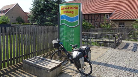 Start Leine-Heide-Radweg nah der Quelle