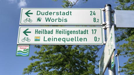 Hinweischild Leine-Heide-Radweg