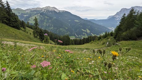 Wanderung von Lermoos zur Wolfratshauser Hütte Wanderung von Lermoos zur Wolfratshauser Hütte