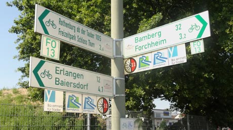 Hauptwegweiser zum Regnitzradweg Hauptwegweiser zum Regnitzradweg